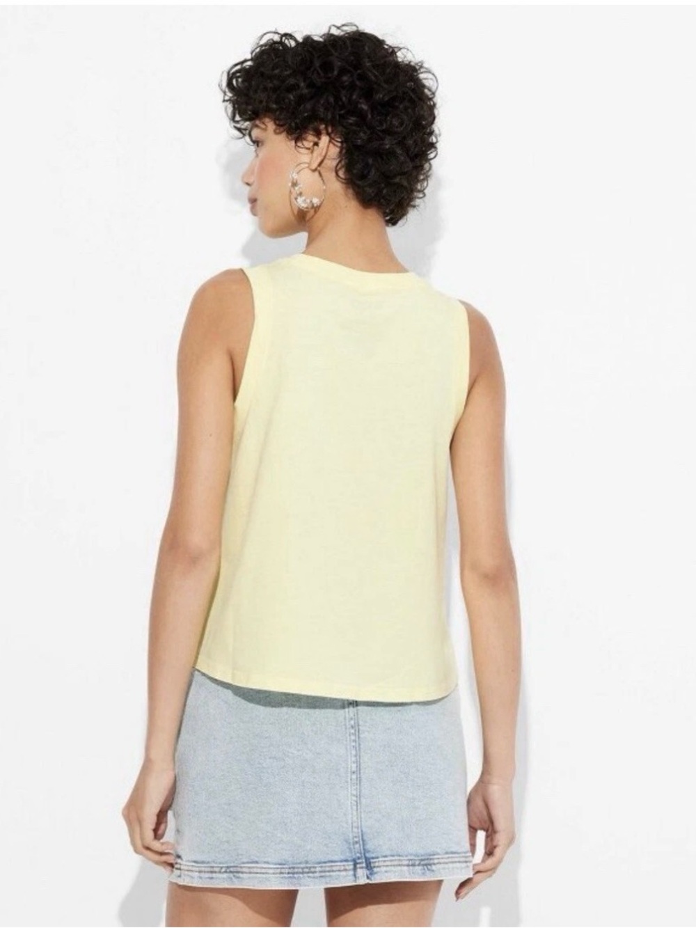 Yellow Bluey Graphic Muscle Tank Top size M - Picture 2 of 3
